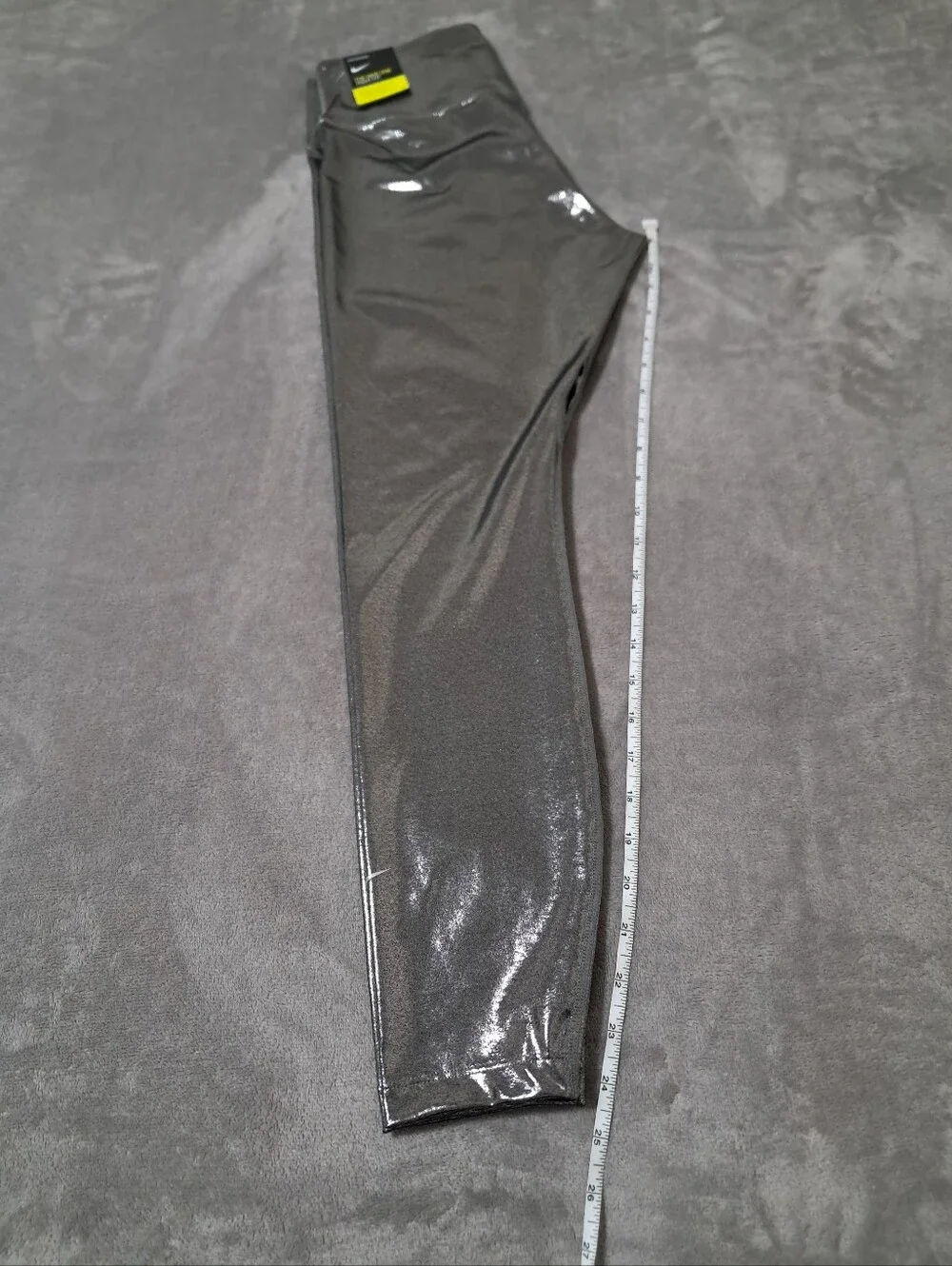 Nike Metallic Performance Women's Mid-rise 7/8 Leggings - Silver Tight Fit Sz. M